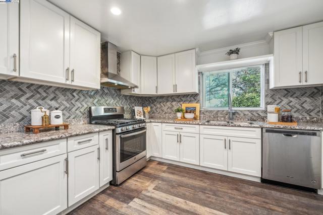 316 3Rd Ave S, Pleasant Hill CA: https://media.crmls.org/mediaz/8f100b18-ff8b-481b-b982-7deec78b3124.jpg
