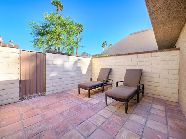 7529 Regency Drive, Palm Springs CA: https://media.crmls.org/mediaz/8f1070d9-158b-46dc-a1b7-a4e0087244ef.jpg