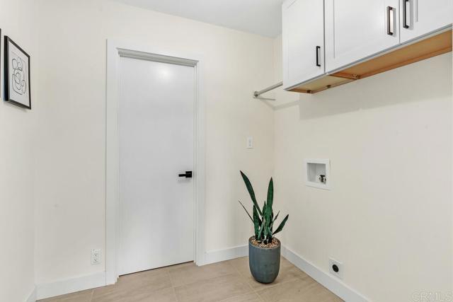 1165 Oak Drive, Vista CA: https://media.crmls.org/mediaz/8f110052-5c73-4c8a-89a7-3374c2239a57.jpg