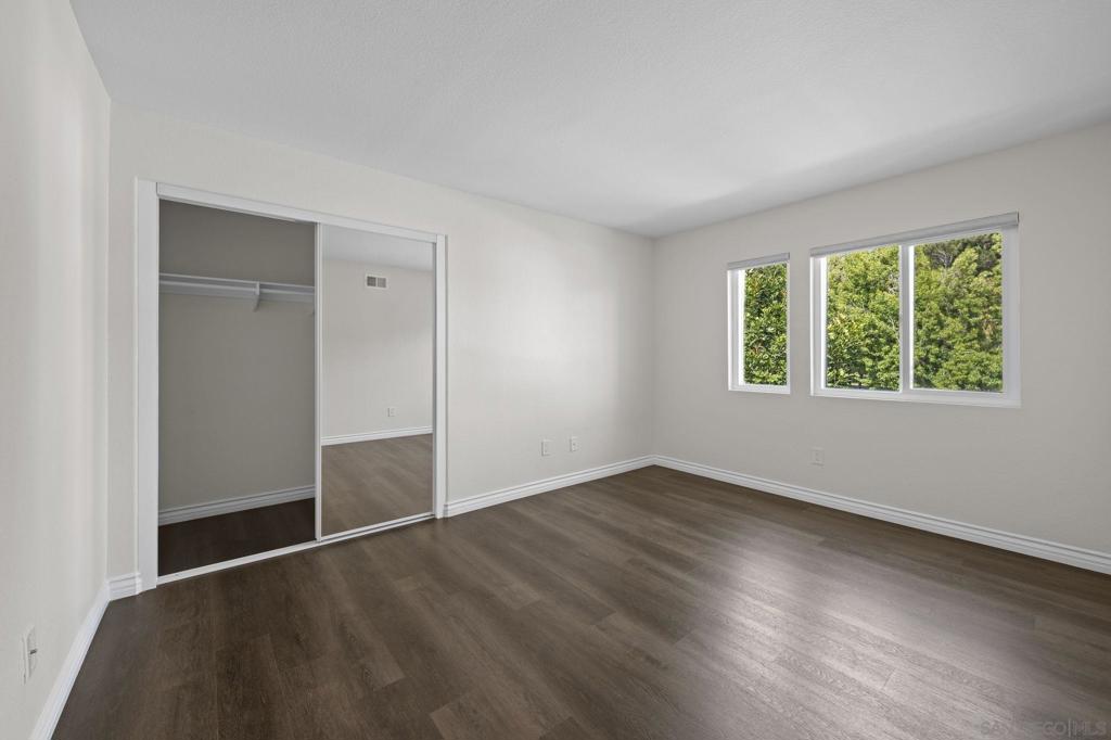 MLS #250033731SD img 22