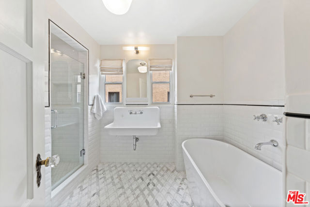 6427 1/2 Orange Street, Los Angeles CA: https://media.crmls.org/mediaz/8f114be8-984f-47a8-8b09-db79c03e160c.jpg
