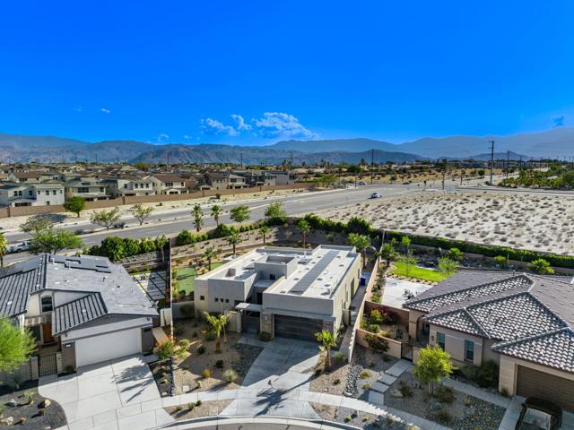 74425 Zeppelin Drive, Palm Desert CA: https://media.crmls.org/mediaz/8f122059-4925-49c2-ba0a-9bc89027da04.jpg