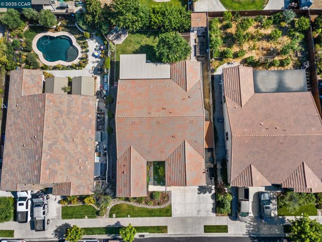 7100 Metcalf Way, Hughson CA: https://media.crmls.org/mediaz/8f12cb55-e477-475b-a097-ad11df2d0433.jpg