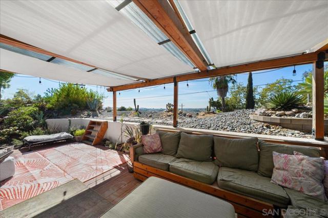 5440 Baltimore Dr, La Mesa CA: https://media.crmls.org/mediaz/8f1313b1-878c-487f-a064-29f4190cc51a.jpg