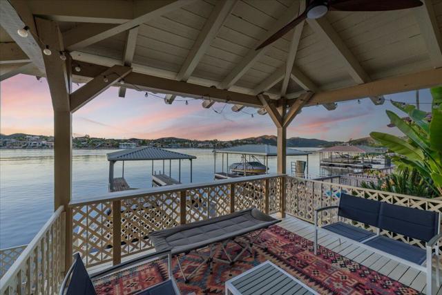 29795 Eagle Point Drive, Canyon Lake CA: https://media.crmls.org/mediaz/8f138b72-b76b-4aff-8fc8-2697ca6d1a93.jpg
