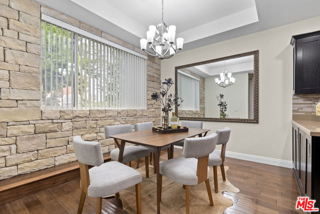 4848 Wilshire Boulevard, Los Angeles CA: https://media.crmls.org/mediaz/8f13a15a-ae06-4060-a472-fdb12ee41127.jpg