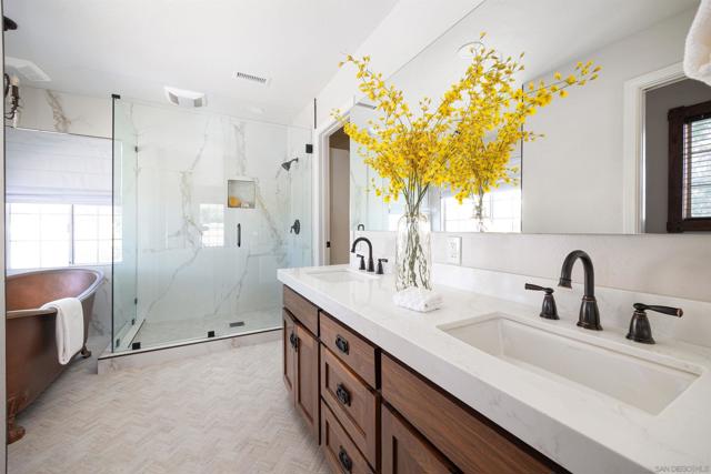 23637 Barrego Way, Ramona CA: https://media.crmls.org/mediaz/8f148f38-24b3-4665-81ae-cc9cb6ac20da.jpg