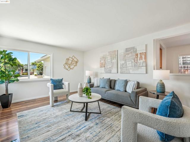 589 Evangeline Way, Hayward CA: https://media.crmls.org/mediaz/8f15840b-d4ea-4fa8-8030-2ef5d5ea325a.jpg