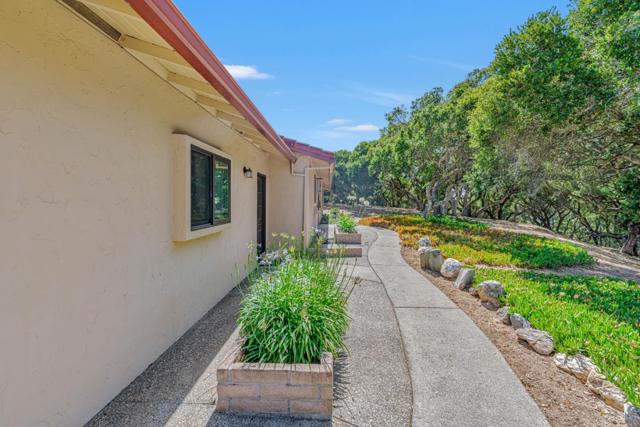19225 Reavis Way, Salinas CA: https://media.crmls.org/mediaz/8f15b7bb-d985-49c4-b29e-77c9ce49bdf1.jpg