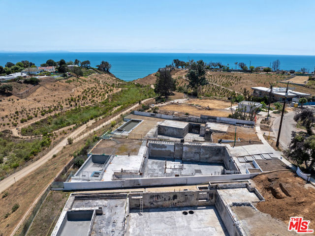 15209 De Pauw Street, Pacific Palisades CA: https://media.crmls.org/mediaz/8f15ba1f-d46c-4717-b606-31e4364180fb.jpg