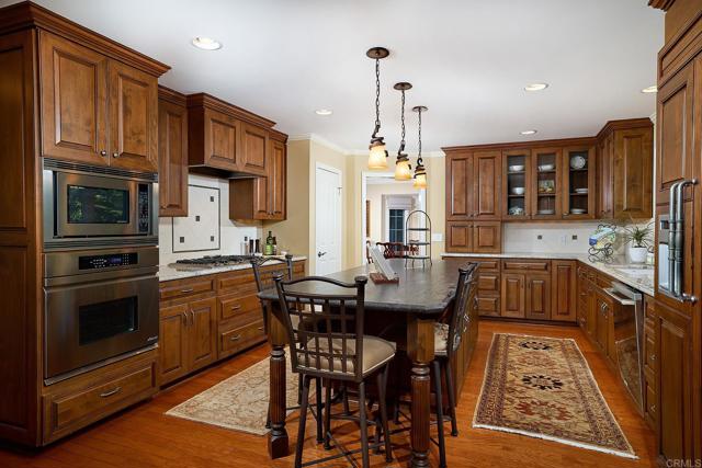 985 Tingley Lane, San Diego CA: https://media.crmls.org/mediaz/8f15ca5f-a54e-425a-a7e1-44f5aeefe2f5.jpg