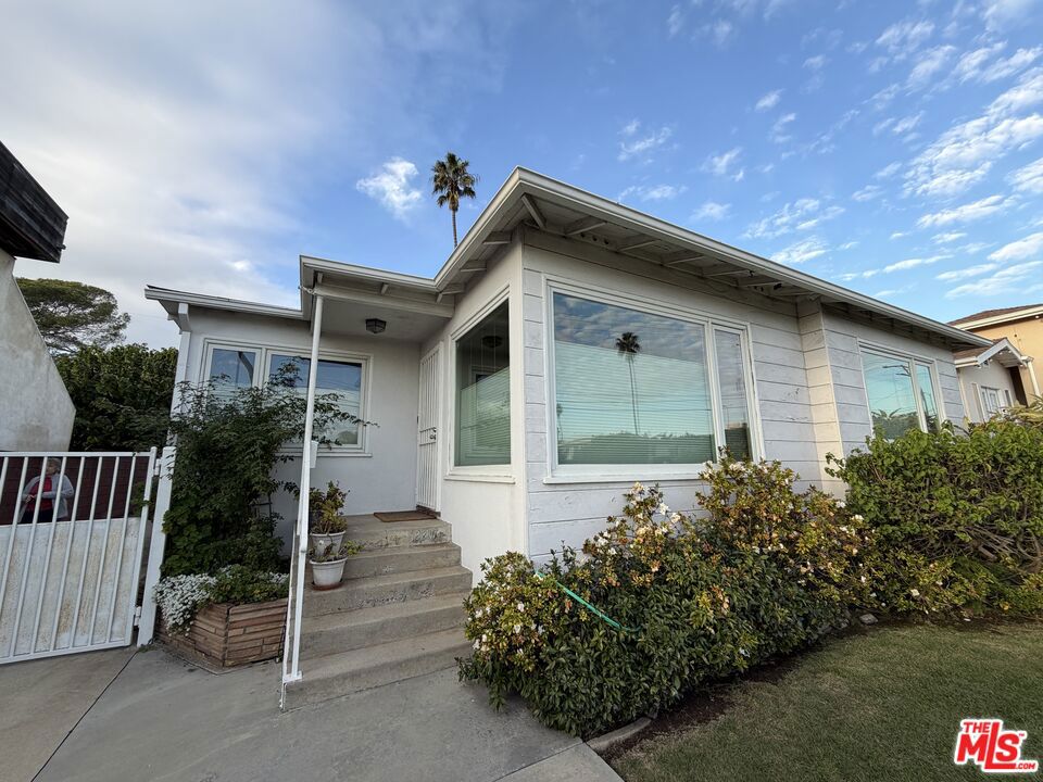 12207 Palms Boulevard