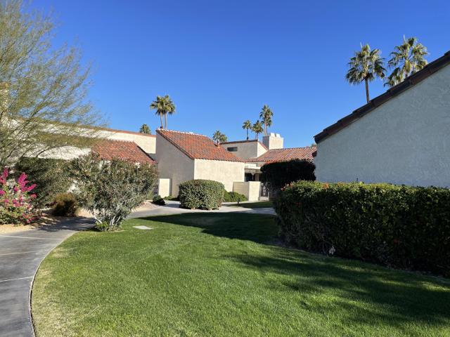 474 Sunningdale Drive, Rancho Mirage CA: https://media.crmls.org/mediaz/8f169df1-0a22-4b1e-a13a-77aa600ddb18.jpg