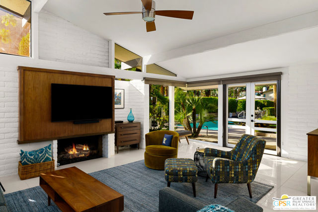 555 W Arenas Road #6, Palm Springs, CA 92262