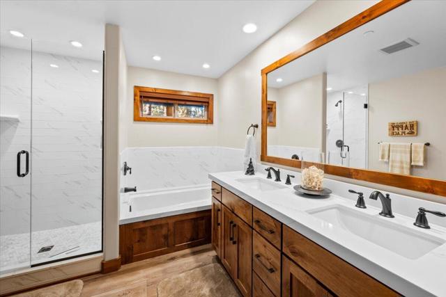 41562 Stone Bridge Road, Big Bear CA: https://media.crmls.org/mediaz/8f1733c9-b06e-4cb5-9c43-447b36ada16f.jpg