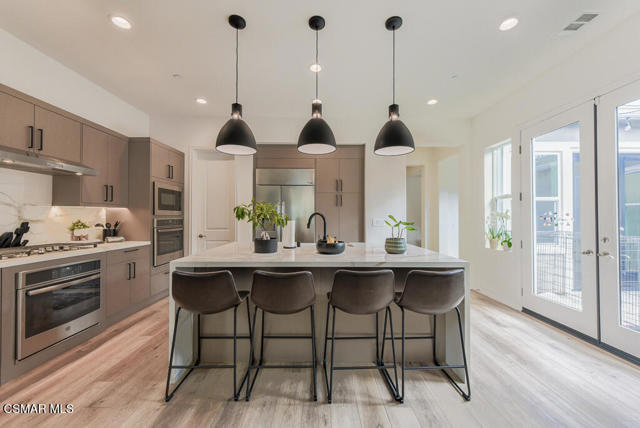 6981 Shadow Wood Drive, Moorpark CA: https://media.crmls.org/mediaz/8f1783b9-57db-45fe-a440-aecd7f171547.jpg