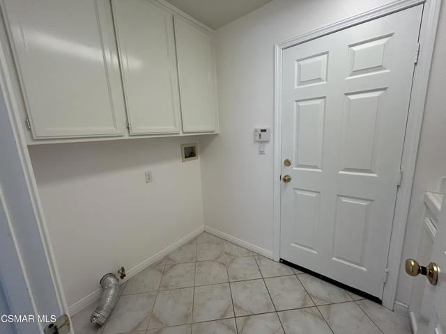 2357 Laurelwood Drive, Thousand Oaks CA: https://media.crmls.org/mediaz/8f184a61-5b5d-49c5-9a98-8094715a7db4.jpg