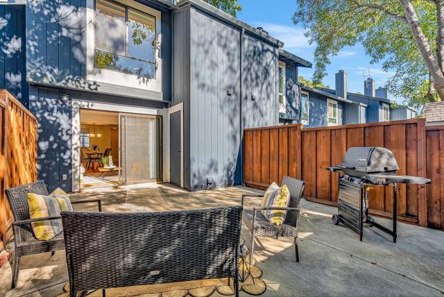 6189 Thornton Ave, Newark CA: https://media.crmls.org/mediaz/8f18f2dc-6994-4f8e-8aec-3844798d36b3.jpg