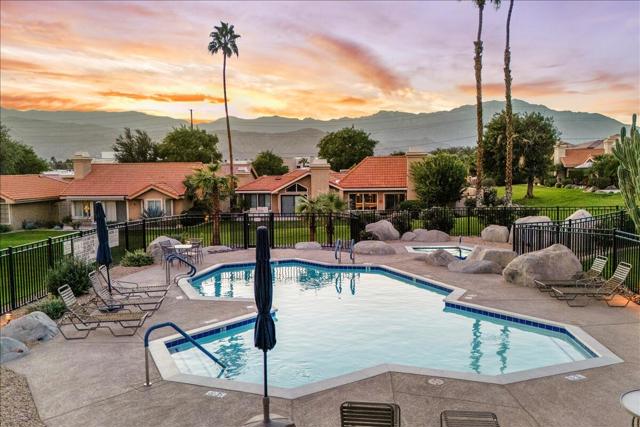 44 Acapulco Drive, Palm Desert CA: https://media.crmls.org/mediaz/8f197537-bf03-424f-a1c0-c788bbf092e5.jpg