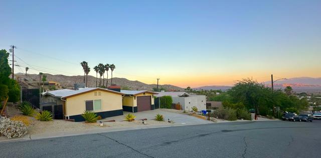 12300 Redbud Road, Desert Hot Springs CA: https://media.crmls.org/mediaz/8f1a63c9-783b-42a0-b0eb-ea09644d735d.jpg