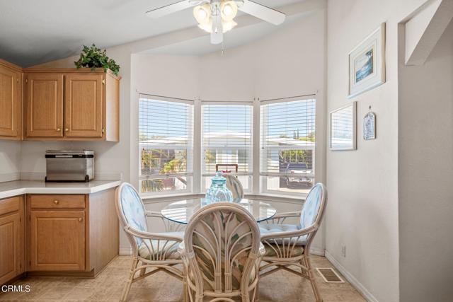 Detail Gallery Image 8 of 19 For 1150 Ventura Bld #27,  Camarillo,  CA 93010 - 3 Beds | 2 Baths