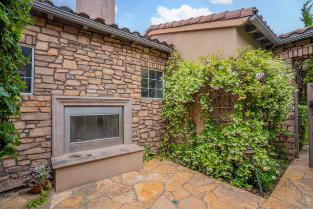 1052 Mountain Ash Ave, Chula Vista CA: https://media.crmls.org/mediaz/8f1b0b2f-d9fb-4df6-a09a-68d1e5e89099.jpg