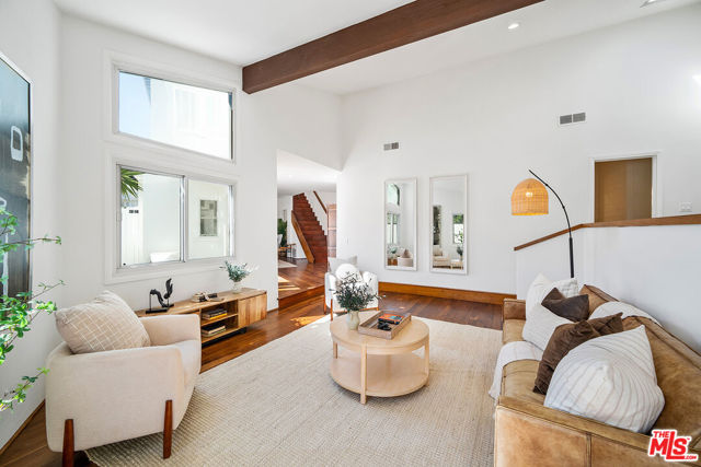 7145 Trask Avenue, Playa del Rey CA: https://media.crmls.org/mediaz/8f1b1fa2-01b1-49ed-8d2d-b50557faeb1a.jpg