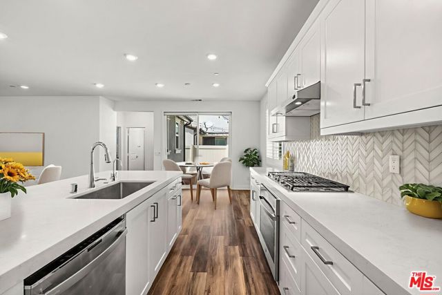 12329 Primrose Avenue, Whittier CA: https://media.crmls.org/mediaz/8f1b4c7d-4bf2-4ff0-8154-97f3acb77c22.jpg