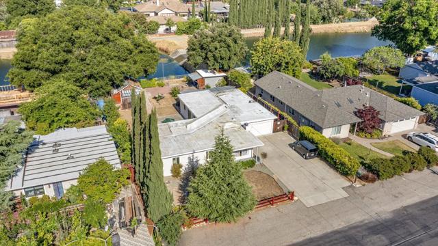 848 Kenneth Avenue, Campbell CA: https://media.crmls.org/mediaz/8f1b5e59-cee1-4815-8e8a-7a910ec0255c.jpg