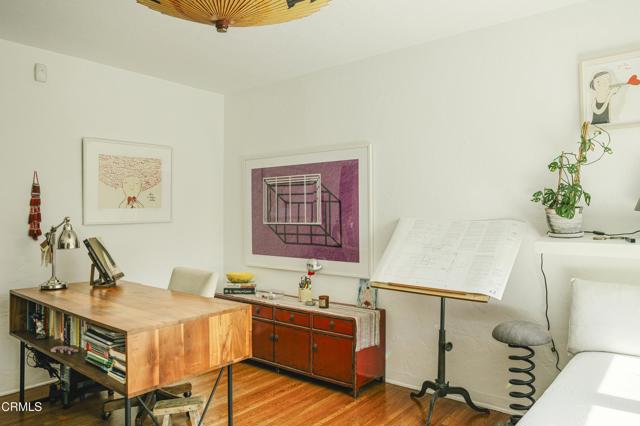 1241 Solita Road, Pasadena CA: https://media.crmls.org/mediaz/8f1c0a24-14a5-468c-bc09-a6bc941a4c4b.jpg