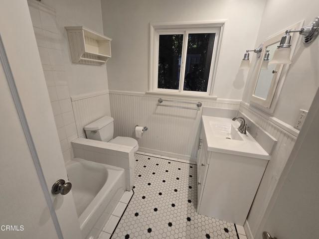 Detail Gallery Image 5 of 11 For 2931 Fairmount Ave, La Crescenta,  CA 91214 - 2 Beds | 1 Baths