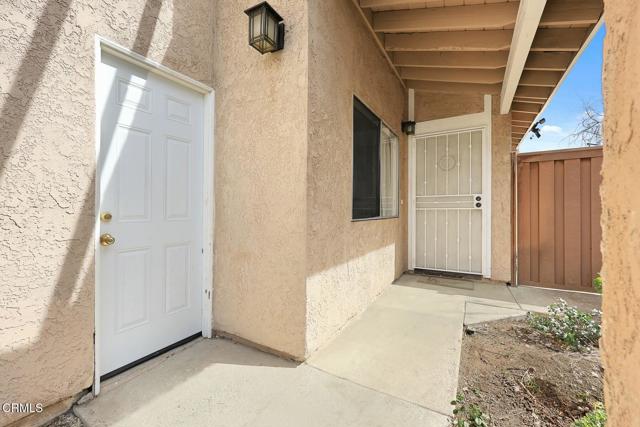 16606 Shinedale Drive, Canyon Country CA: https://media.crmls.org/mediaz/8f1c976d-bc14-41a6-a657-ca56812e997a.jpg