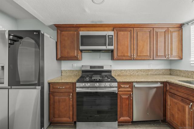368 Vance St, Chula Vista CA: https://media.crmls.org/mediaz/8f1d3a87-0679-402d-881f-e8df7661fa12.jpg