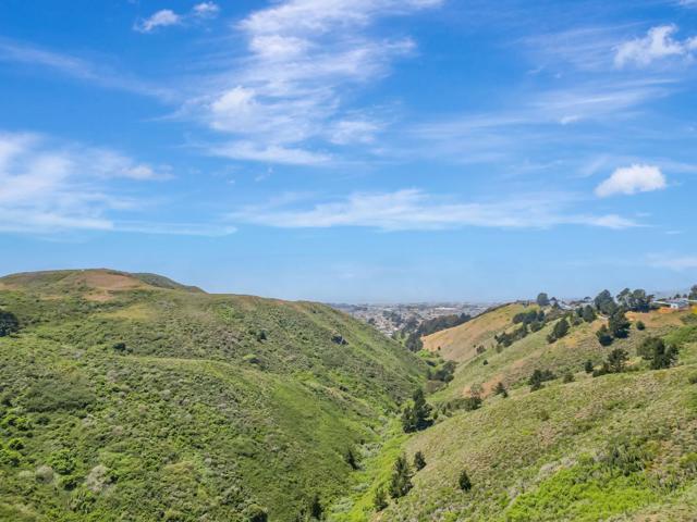 720 Lockhaven Drive, Pacifica CA: https://media.crmls.org/mediaz/8f1e2692-4834-49d2-93d9-e50d0e529fb7.jpg