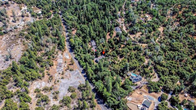 21451 Phoenix Lake Rd, Sonora CA: https://media.crmls.org/mediaz/8f1e2c92-87f7-430e-8e78-2c7fe382ce98.jpg