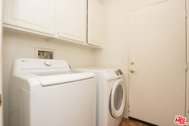11372 Bridgeway Court, Riverside CA: https://media.crmls.org/mediaz/8f1e3f87-c954-44df-aa29-d7411fcde1a0.jpg
