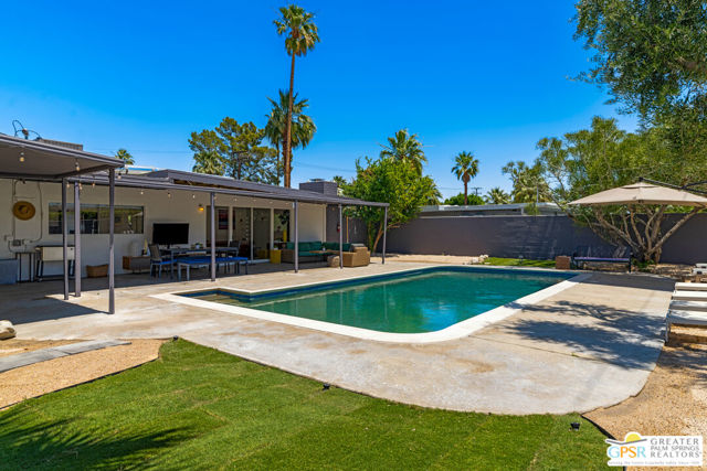 1405 E Tachevah Drive, Palm Springs CA: https://media.crmls.org/mediaz/8f1e9aa1-0590-4d20-8587-2bee94aea2a9.jpg
