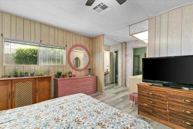 36 Club Circle Drive, Palm Springs CA: https://media.crmls.org/mediaz/8f1eca6b-f43c-4c0f-887b-f9d32d822307.jpg