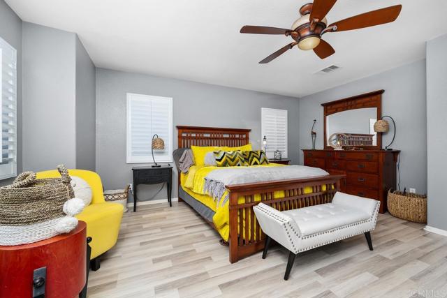 Detail Gallery Image 17 of 34 For 534 Wildrye Ct, Hemet,  CA 92543 - 6 Beds | 3 Baths