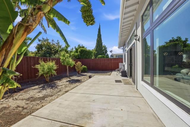 43141 Continental Drive, Fremont CA: https://media.crmls.org/mediaz/8f2023cd-f382-4905-86d3-0e444203dabc.jpg