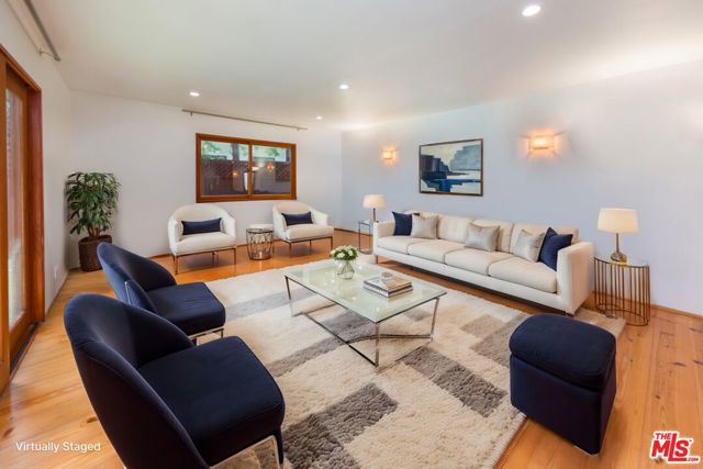 10734 Lindbrook Drive, Los Angeles CA: https://media.crmls.org/mediaz/8f2092e3-8c25-4e27-8ed9-2ed3bd6599ef.jpg