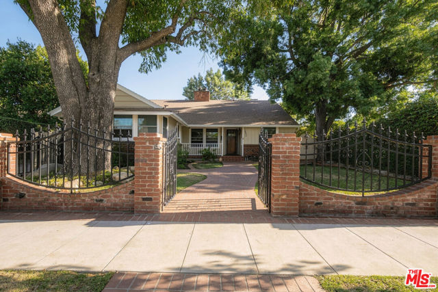 14212 Leadwell Street photo 2