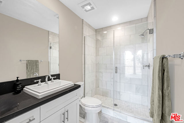 23500 Park Sorrento, Calabasas CA: https://media.crmls.org/mediaz/8f20dad1-00b4-470b-a724-7da1655fad27.jpg