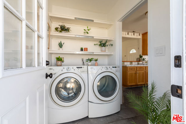 2722 Marine Avenue, Gardena CA: https://media.crmls.org/mediaz/8f214bab-6b16-4bad-b918-cff5e1f581bf.jpg