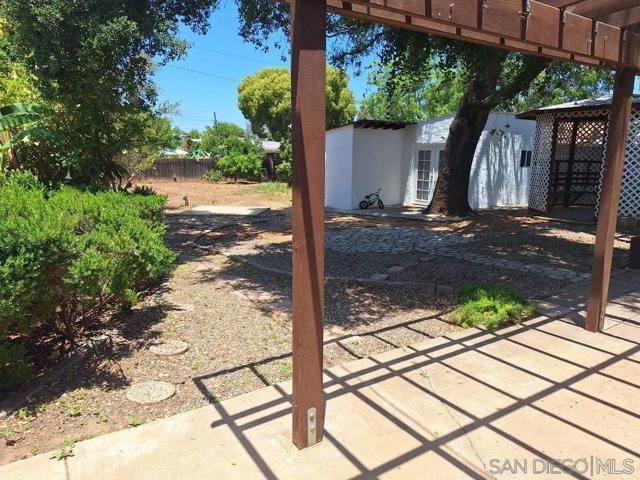 228 E 15th Ave, Escondido CA: https://media.crmls.org/mediaz/8f21bbd7-33ea-42c1-b454-fe80a89a8558.jpg
