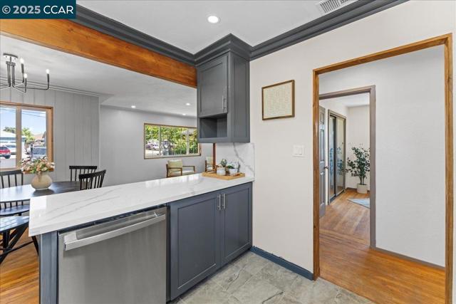 365 Pestana Pl, Livermore CA: https://media.crmls.org/mediaz/8f2206f5-663b-4d52-91fb-8a975e731502.jpg