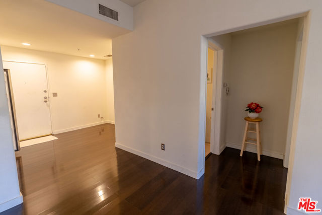 4477 Woodman Avenue, 108 photo 7