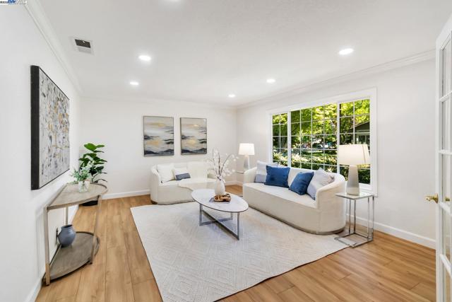 4666 Shearwater Rd, Pleasanton CA: https://media.crmls.org/mediaz/8f229e52-ea66-4e25-b665-79a1442565ae.jpg