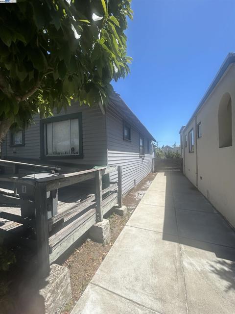 Image 1 of 3 For 1524 Alcatraz Ave