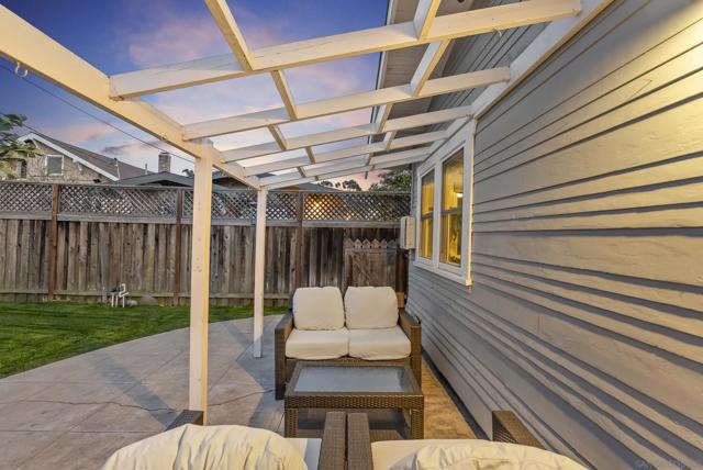 4067 PALMETTO WAY, San Diego CA: https://media.crmls.org/mediaz/8f233266-a98a-41b3-b2e7-a3a0683279cc.jpg